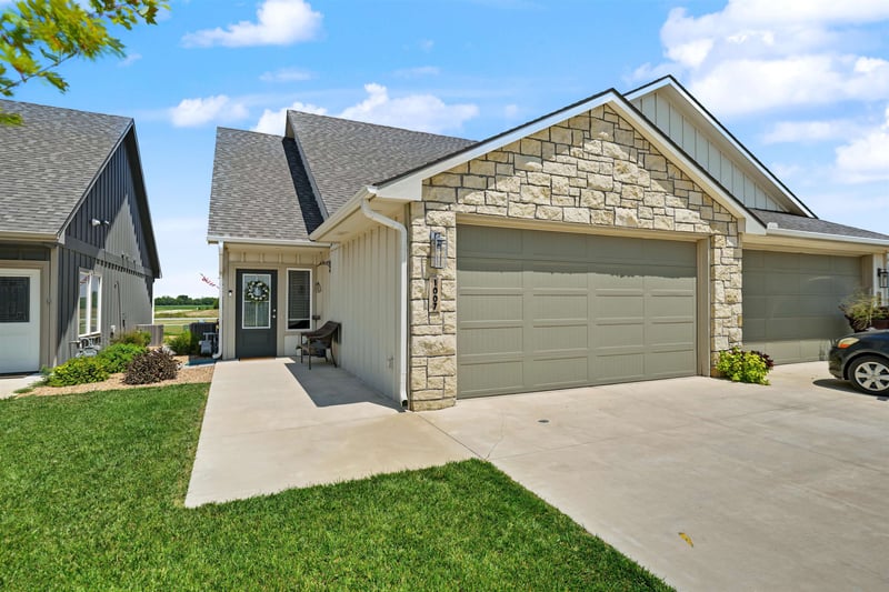1007 Lingonberry Ln, Lindsborg, KS 67456