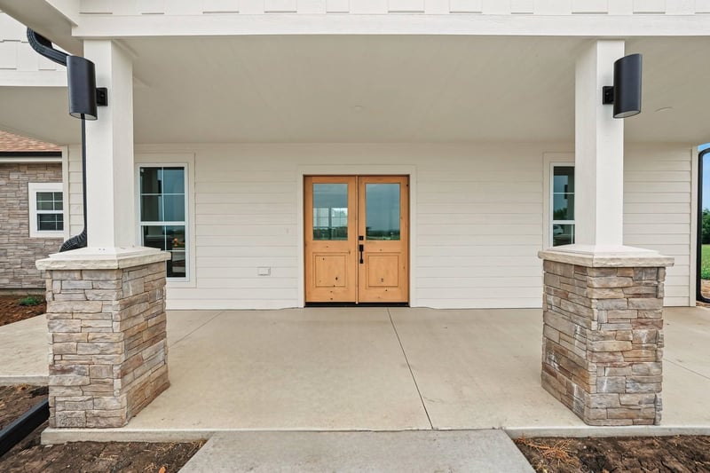 1537 Cedar Point Pl, Salina, KS 67401