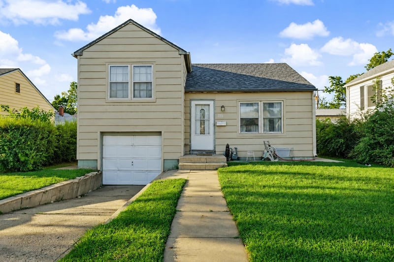 716 Washington St, Salina, KS 67401