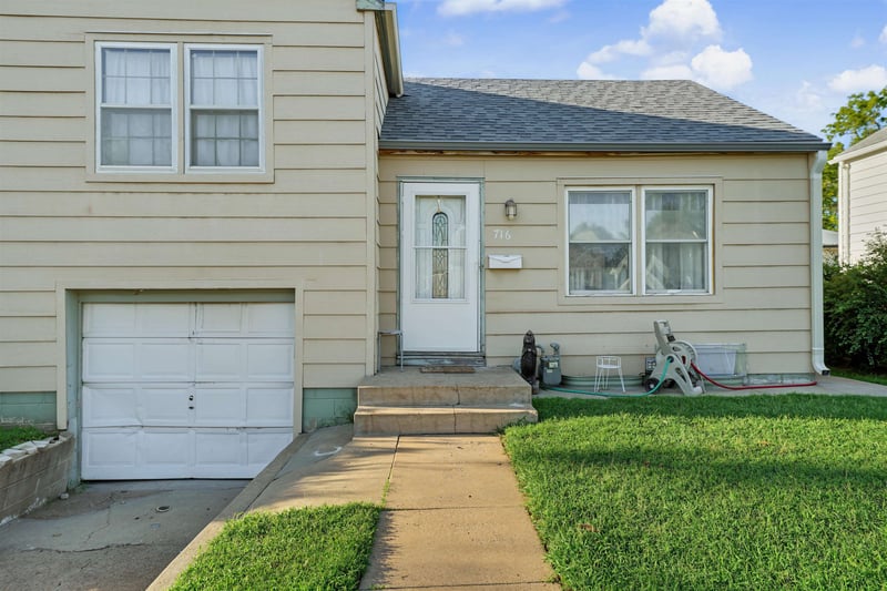716 Washington St, Salina, KS 67401