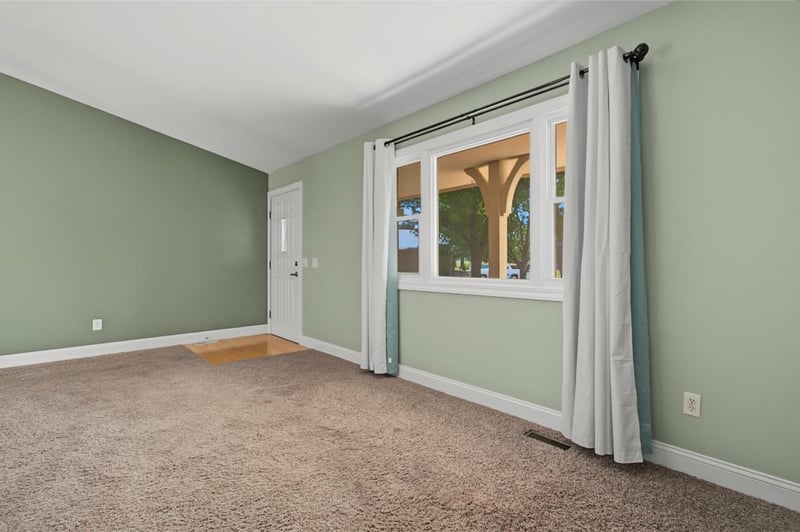 3 Son Ct, Valley Center, KS 67147