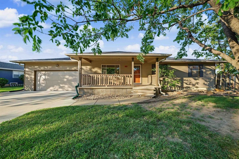 2151 Lewis St, Salina, KS 67401