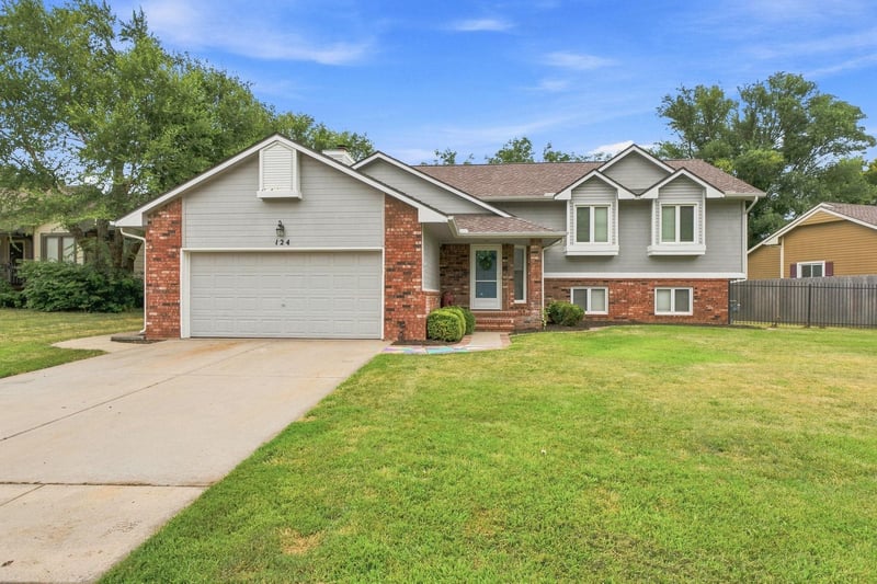 124 Mars St, Wichita, KS 67212
