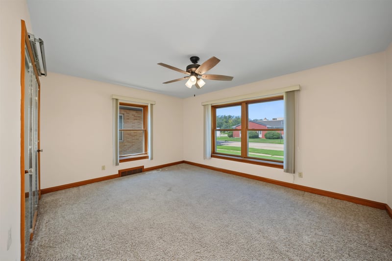 106 Oakdale Ave, Salina, KS 67401