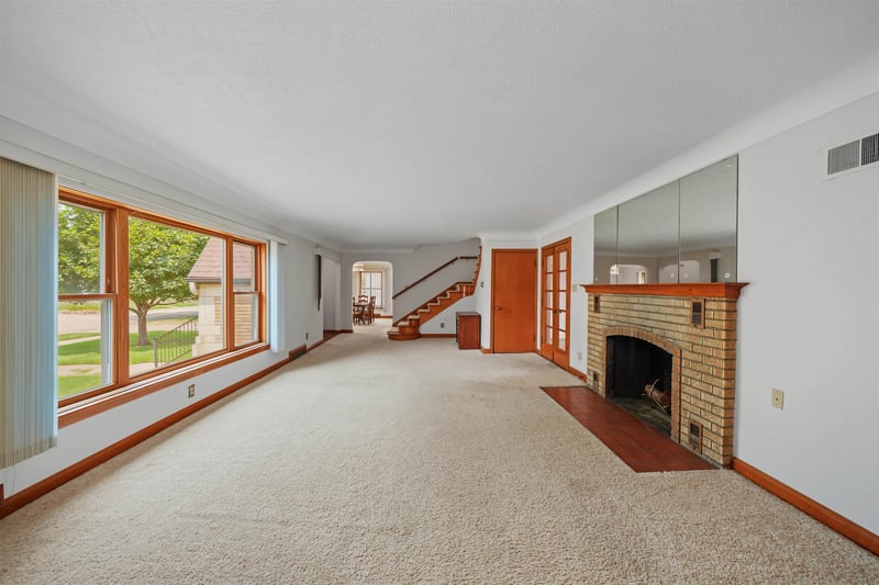 106 Oakdale Ave, Salina, KS 67401