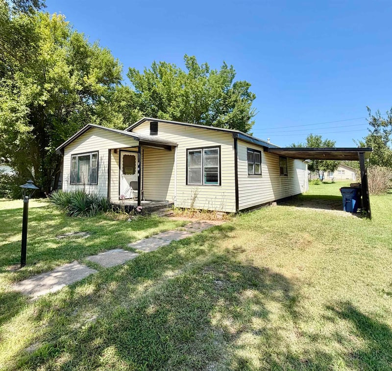 708 School , Eureka, KS 67045