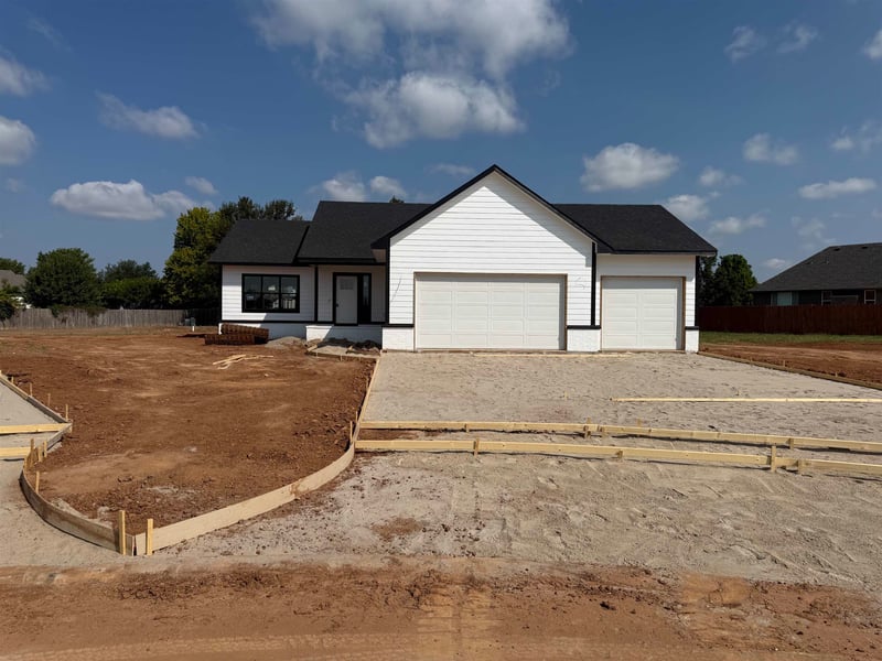 411 Stoney Creek St, Clearwater, KS 67060