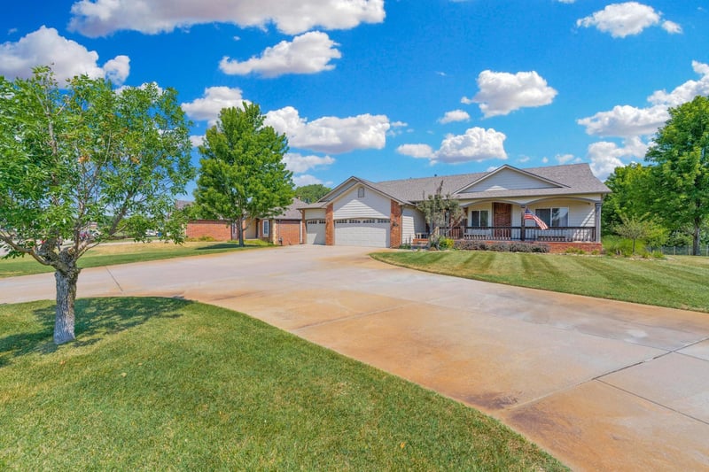 14302 Twinlake Dr, Wichita, KS 67230