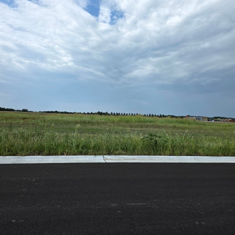 1330 Northridge , Valley Center, KS 67147