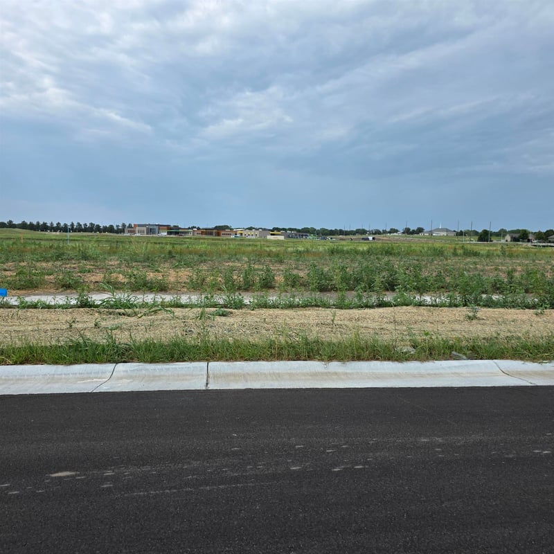 1510 Northridge , Valley Center, KS 67147
