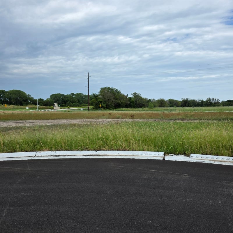 1630 Northridge , Valley Center, KS 67147