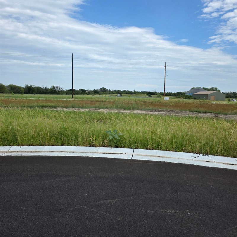1629 Northridge , Valley Center, KS 67147