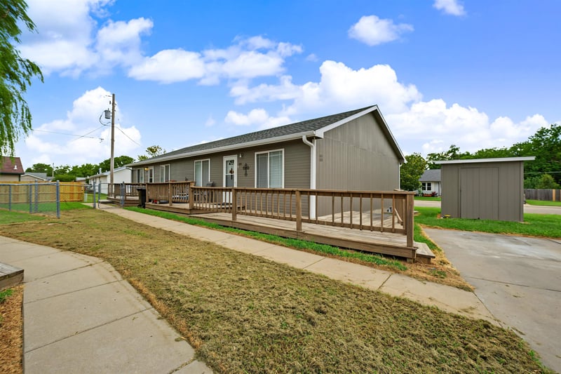 601-603 Huehl Cir, Salina, KS 67401-0000