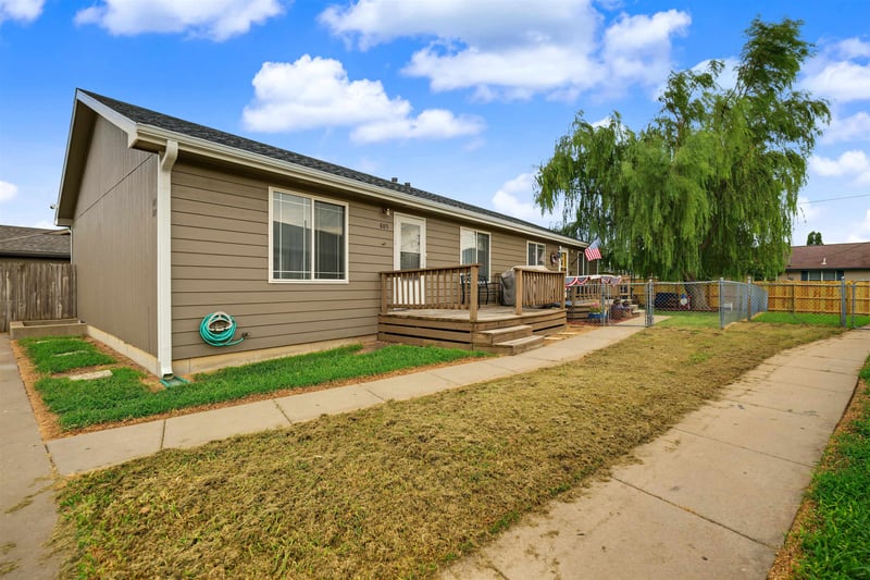 601-603 Huehl Cir, Salina, KS 67401-0000