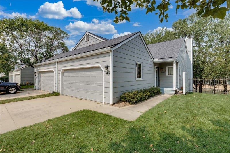 1169 Lakewind , Wichita, KS 67212