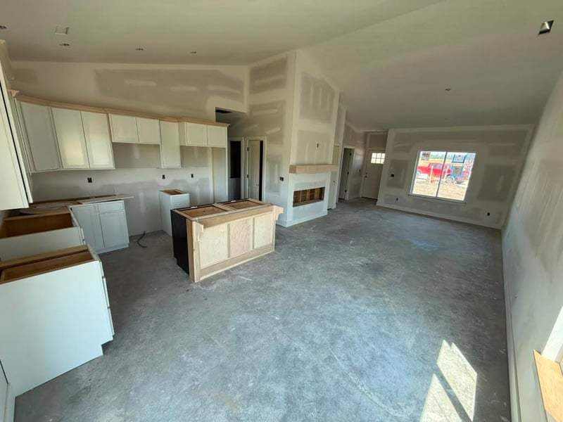 1621 Midway Ct, Valley Center, KS 67147