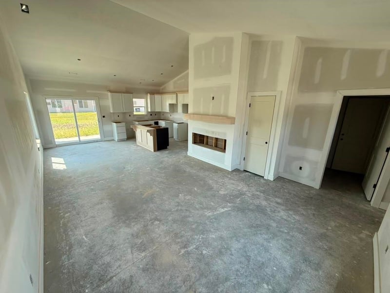 1621 Midway Ct, Valley Center, KS 67147
