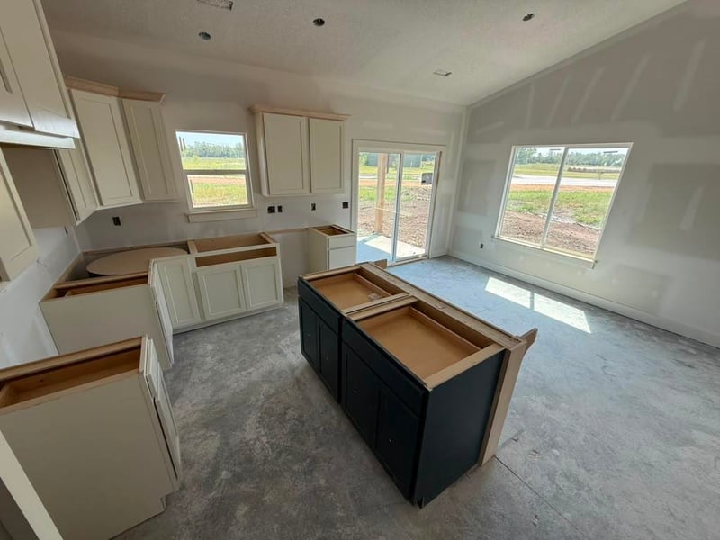 1630 Midway Ct, Valley Center, KS 67147