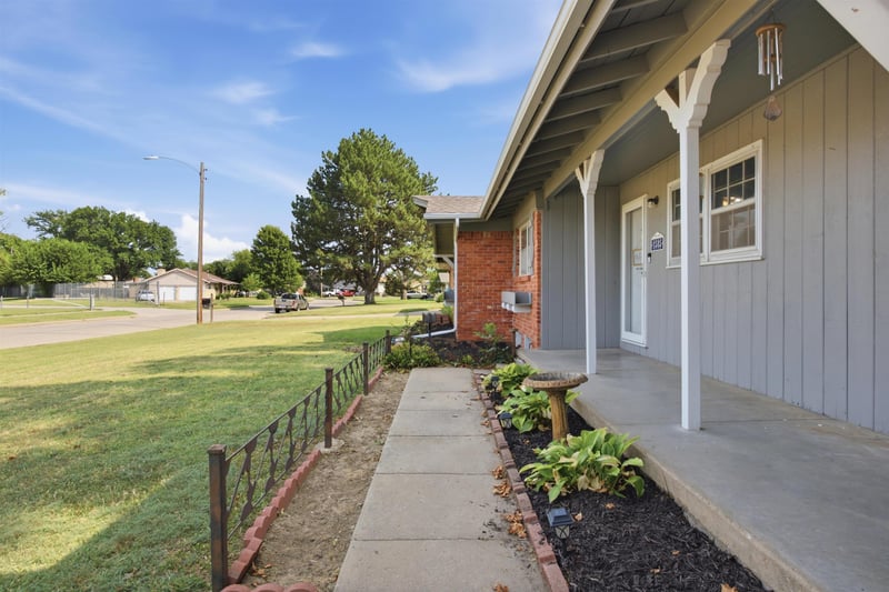 1505 N Lynnhurst Ave, Wichita, KS 67212