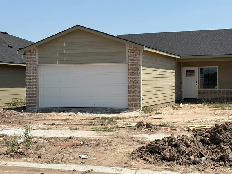 2912 S Denene St Units 100 & 200, Wichita, KS 67215