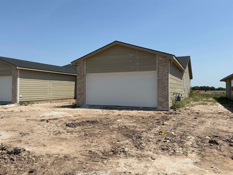 2912 S Denene St Units 100 & 200, Wichita, KS 67215