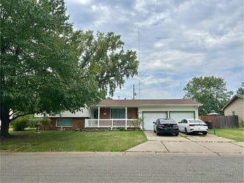 117 Beverly , Newton, KS 67114