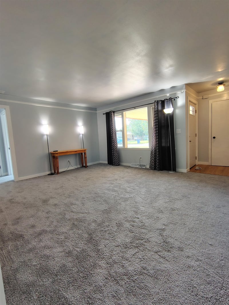 3152 Everett , Wichita, KS 67217