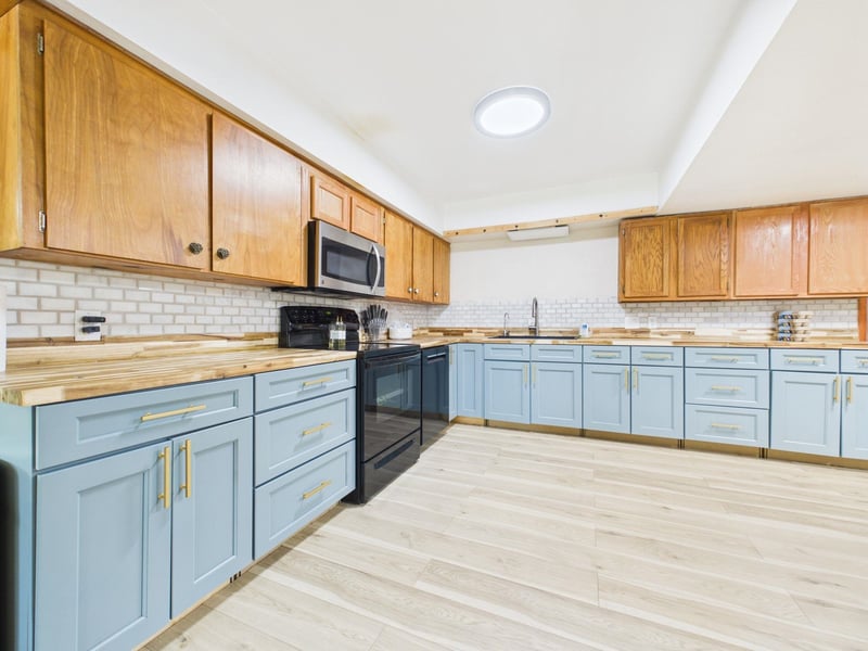 3451 Craig St, Wichita, KS 67216