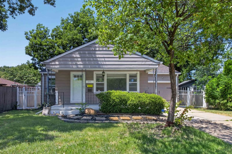 211 Brookside Pkwy, Wichita, KS 67208