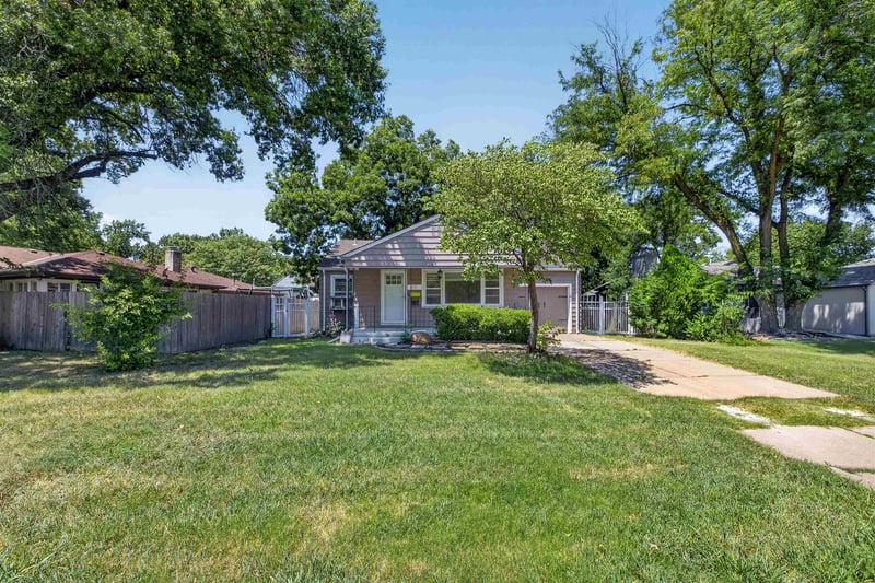211 Brookside Pkwy, Wichita, KS 67208