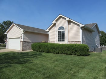 8901 W Meadow Knoll Ct, Wichita, KS 67205