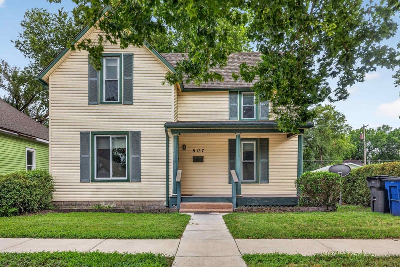 507 6th St, Newton, KS 67114