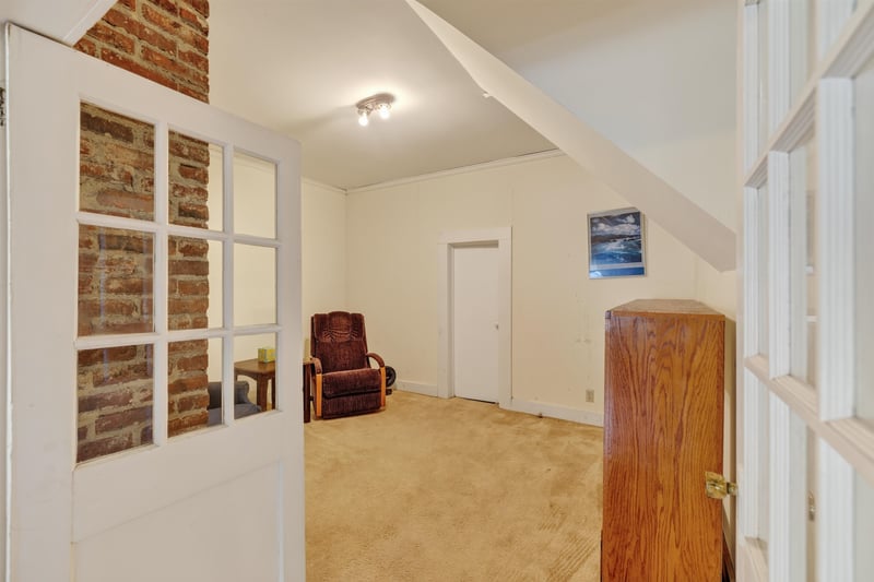 507 6th St, Newton, KS 67114