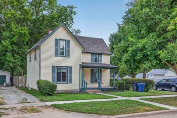 507 6th St, Newton, KS 67114