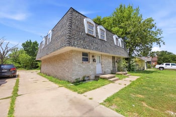 2215 S Market St #2217, Wichita, KS 67211