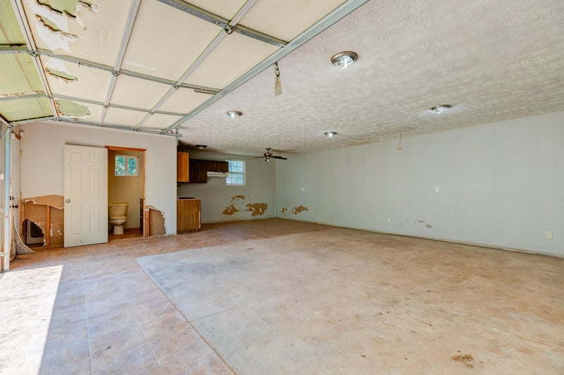 321 Minneapolis Ave, Salina, KS 67401