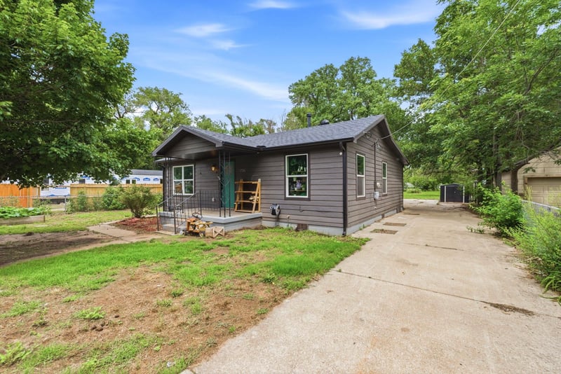 5726 Vandale Ave, Wichita, KS 67217