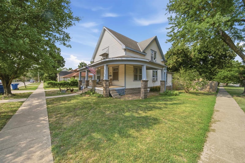 525 High St, Newton, KS 67114
