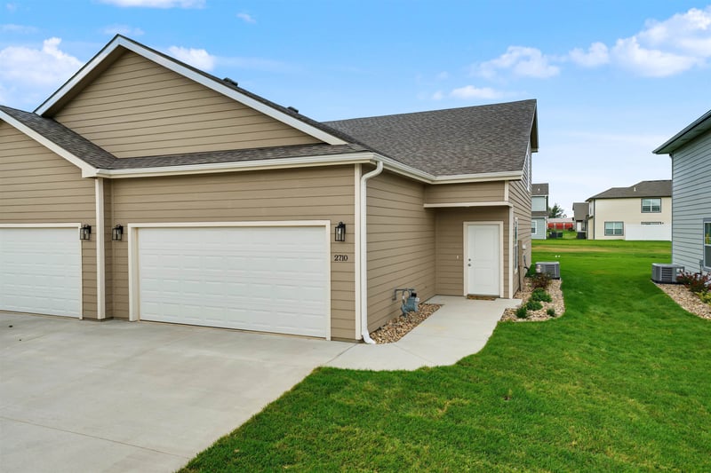 2710 Amelia Ln, Salina, KS 67401