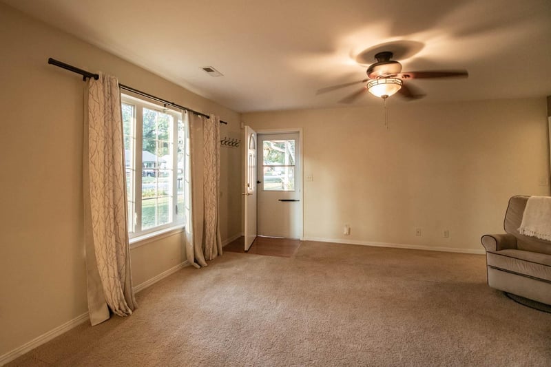 123 Miller , Mulvane, KS 67110