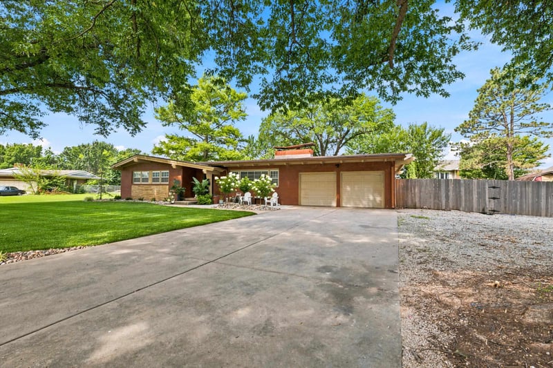 974 Alexander Ave, Haysville, KS 67060