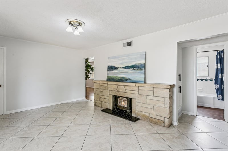 1527 Dora Ave, Wichita, KS 67213