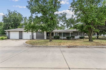 1527 Dora Ave, Wichita, KS 67213