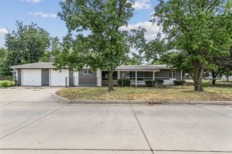 1527 Dora Ave, Wichita, KS 67213