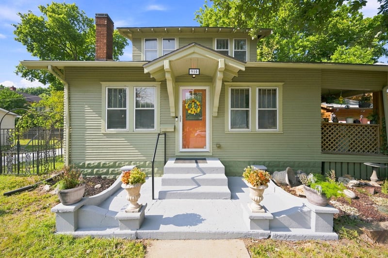 910 Murdock St, Wichita, KS 67203