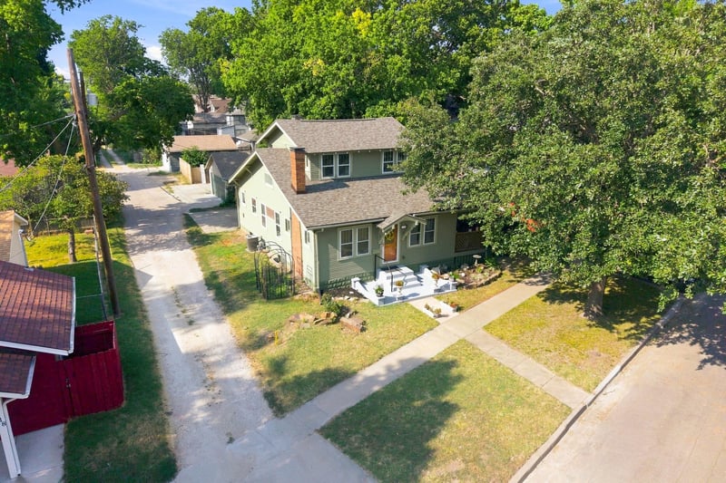 910 Murdock St, Wichita, KS 67203