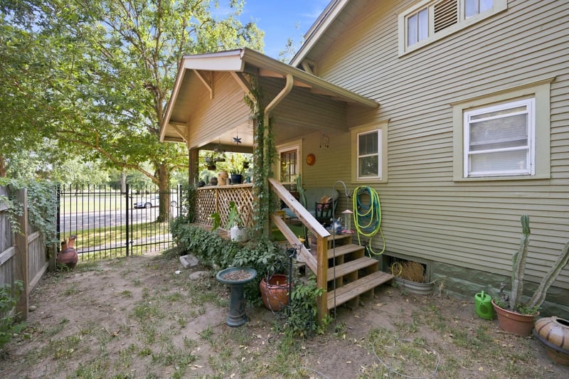 910 Murdock St, Wichita, KS 67203
