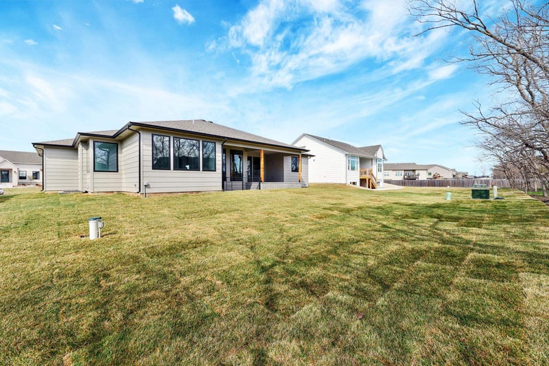 2542 Emerald Ct, Andover, KS 67002