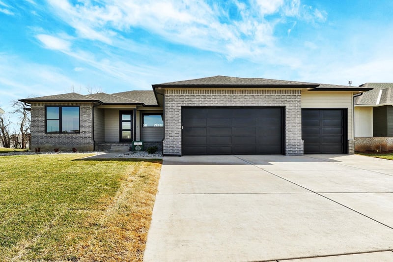 2542 Emerald Ct, Andover, KS 67002