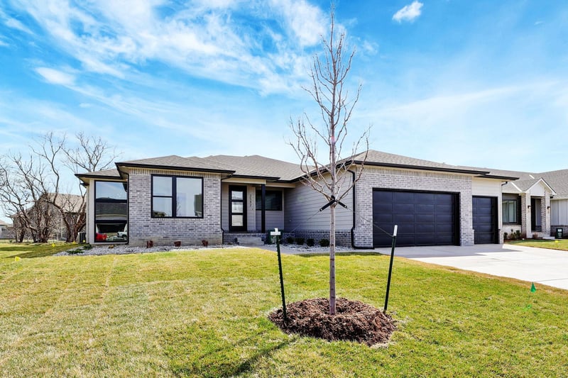 2542 Emerald Ct, Andover, KS 67002